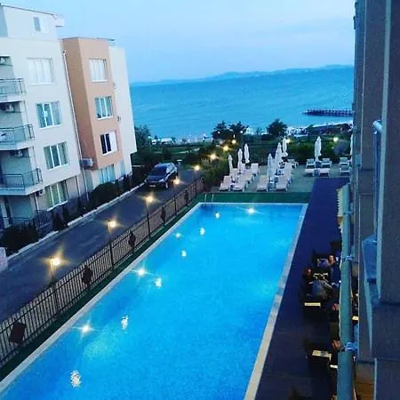 Aqua Dolphin Beach 3* Ravda